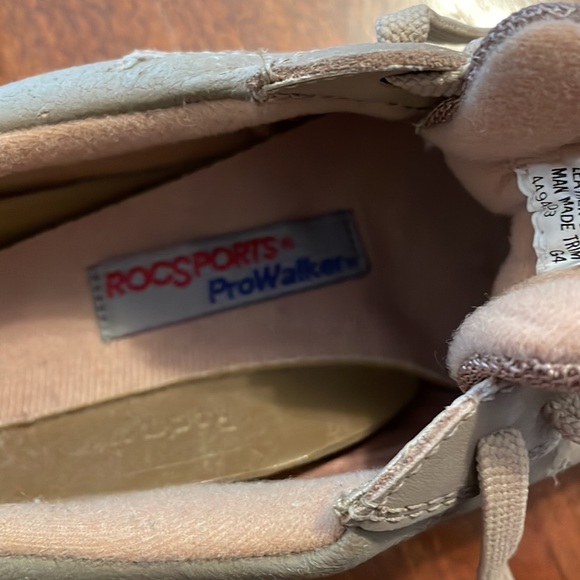 Shoes - Picture 4 of 4